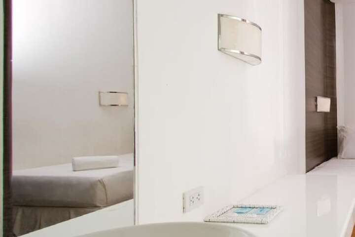 Room 20 of 27