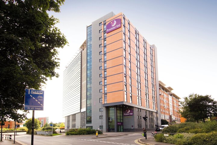 Premier Inn Sheffield / Barnsley - M1 Jct36 Image 11