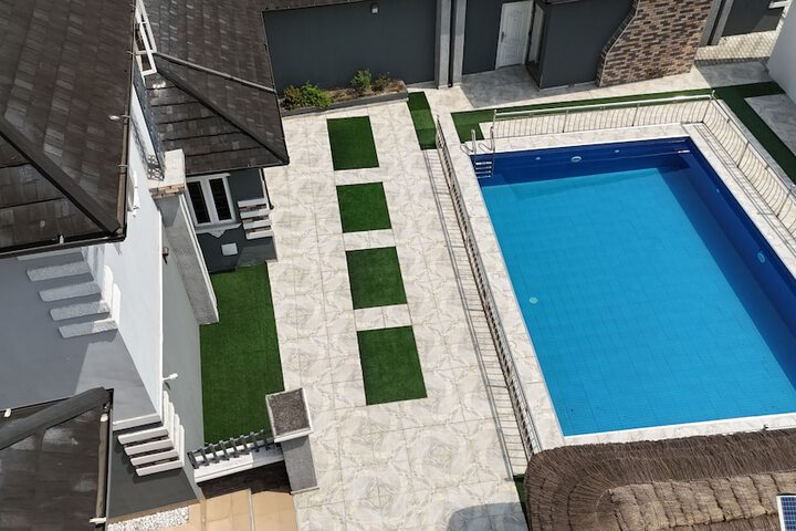 Pool 27 of 45