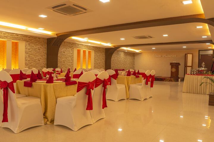 Ballroom/Hall 48 of 59
