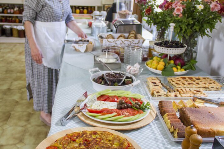 Dining 37 of 61