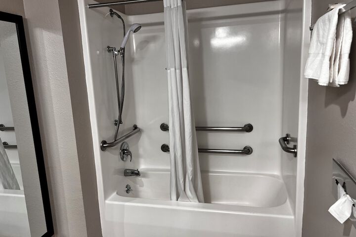 Room 9 of 17