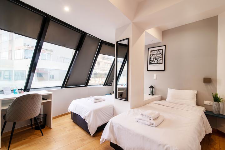 Room 28 of 43