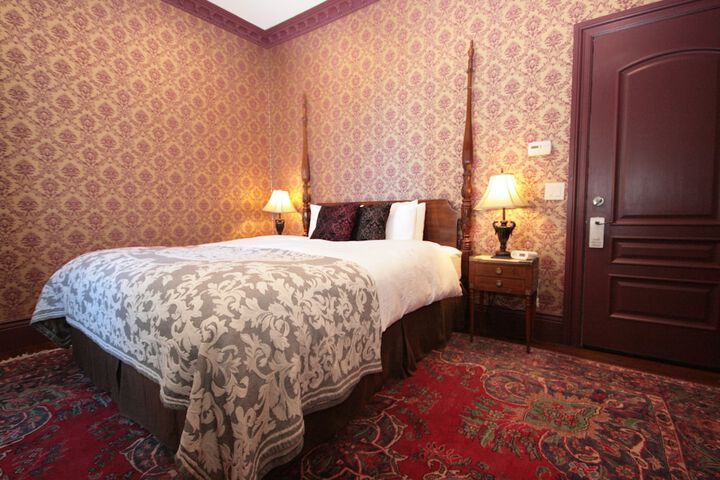 Room 8 of 39