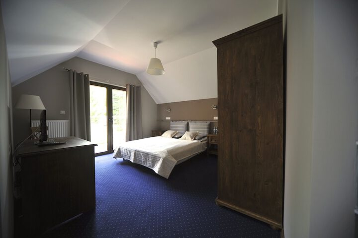 Room 12 of 28