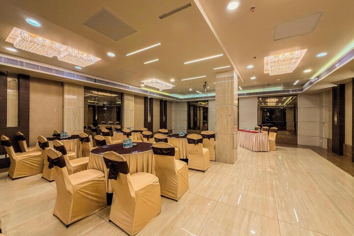 Ballroom/Hall 51 of 55