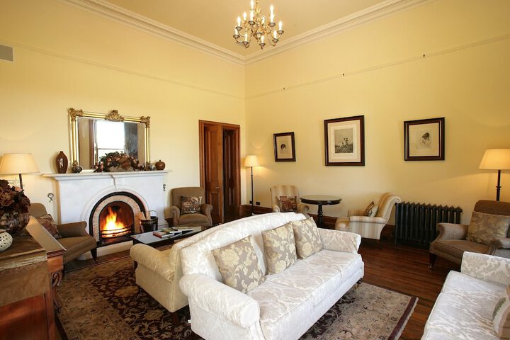 Lounge 36 of 45