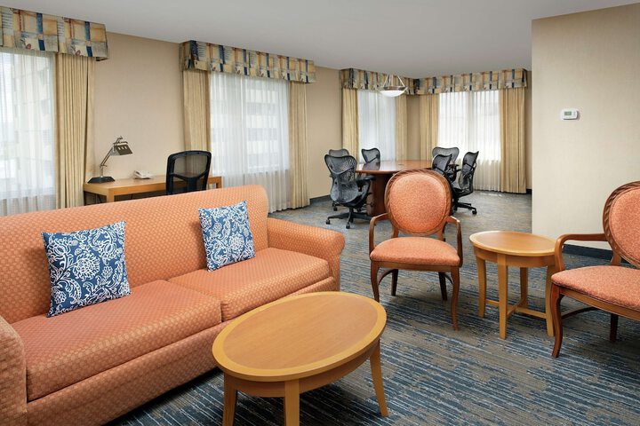Room 17 of 37