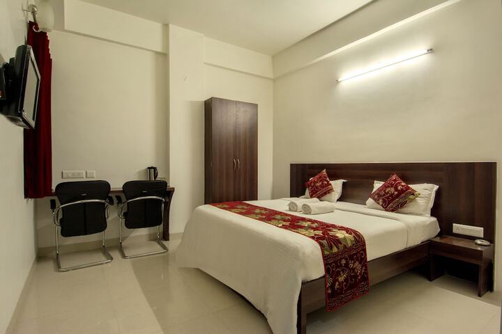Room 15 of 37