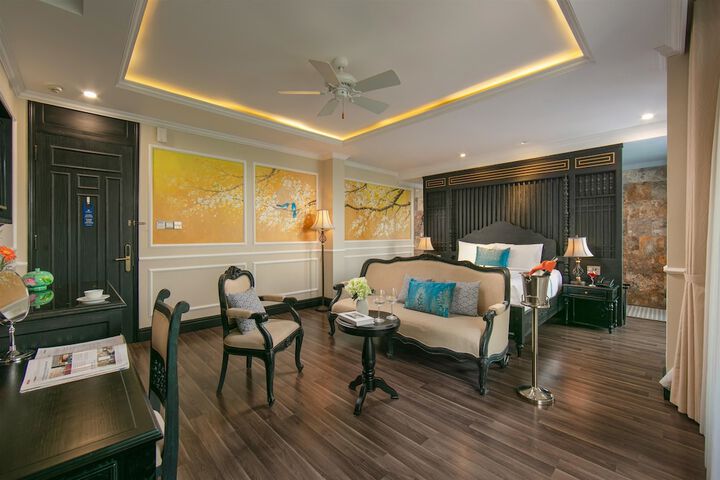 Room 27 of 105