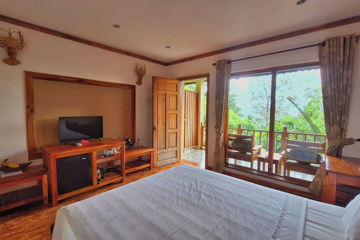 Room 3 of 124