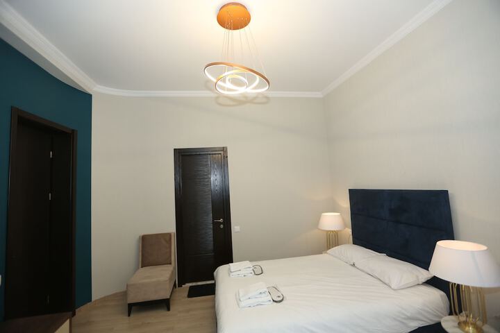 Room 4 of 36