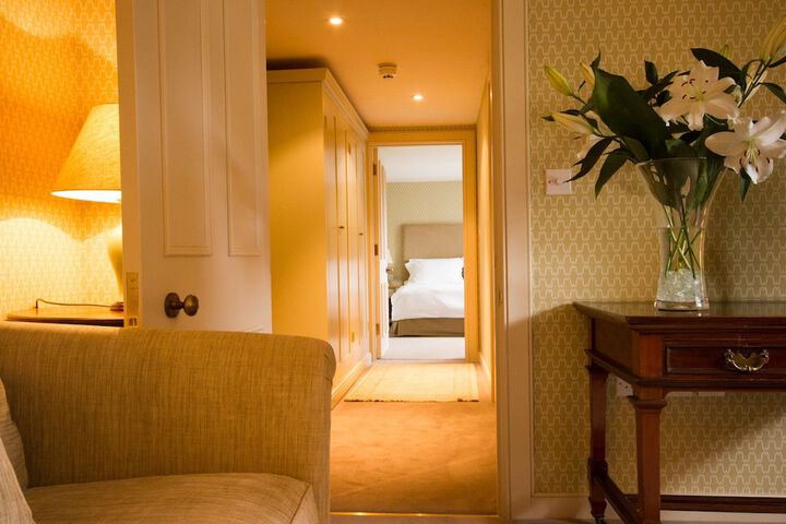 Room 17 of 40