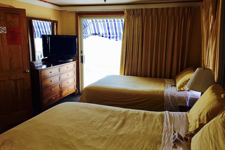 Room 18 of 32