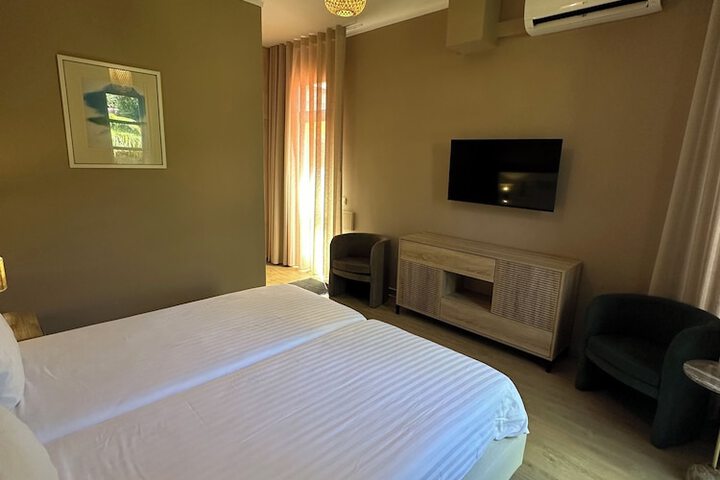 Room 35 of 93