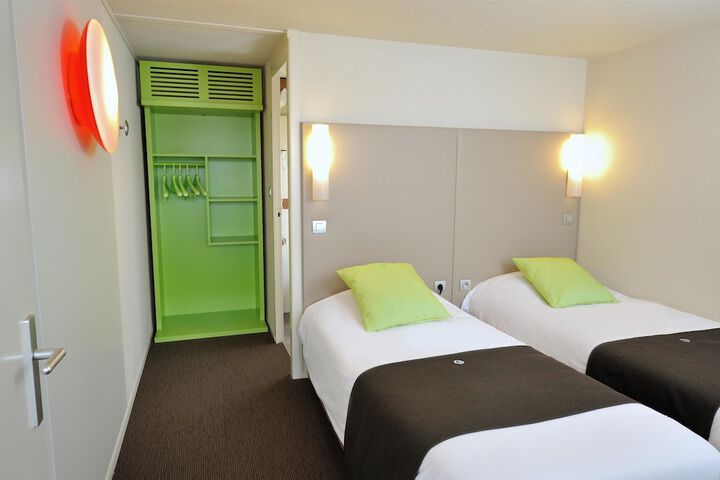 Room 3 of 34