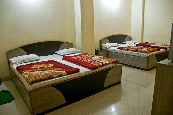 Room 8 of 15