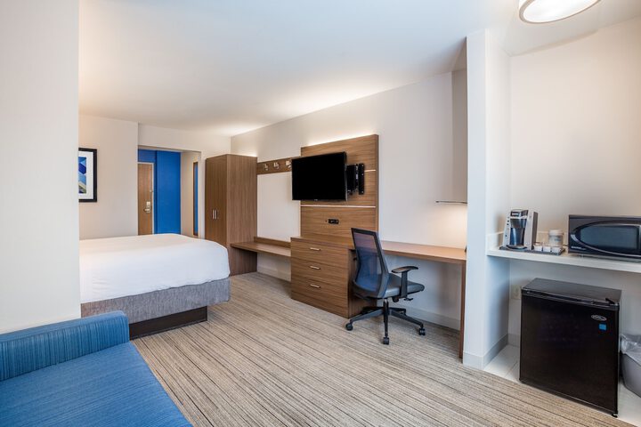 Room 6 of 59