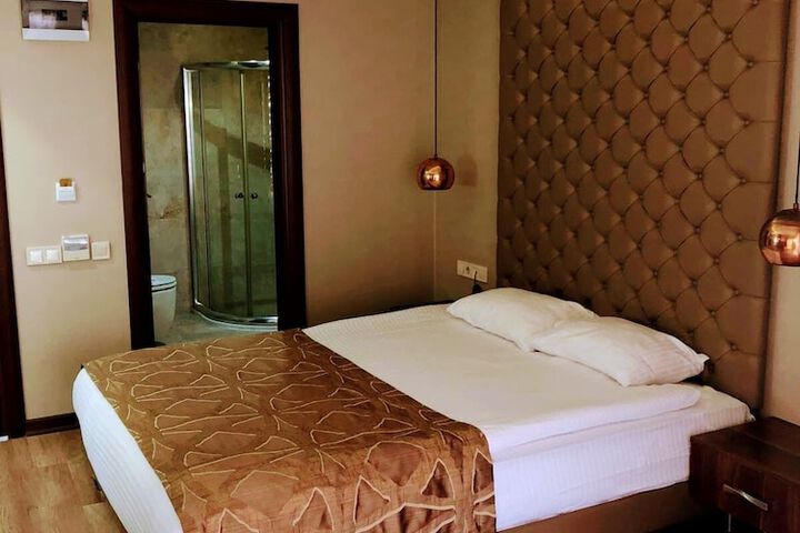 Room 19 of 48