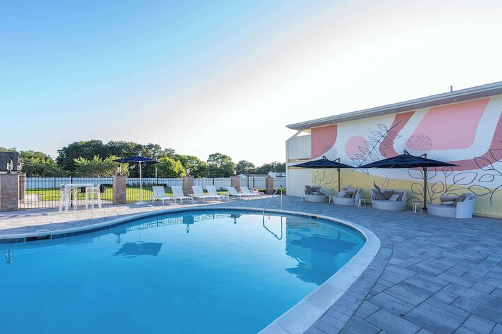 Pool 43 of 47