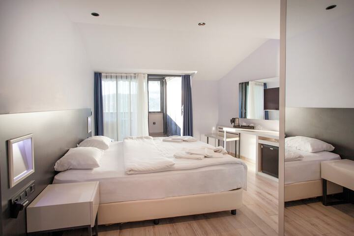 Room 25 of 69