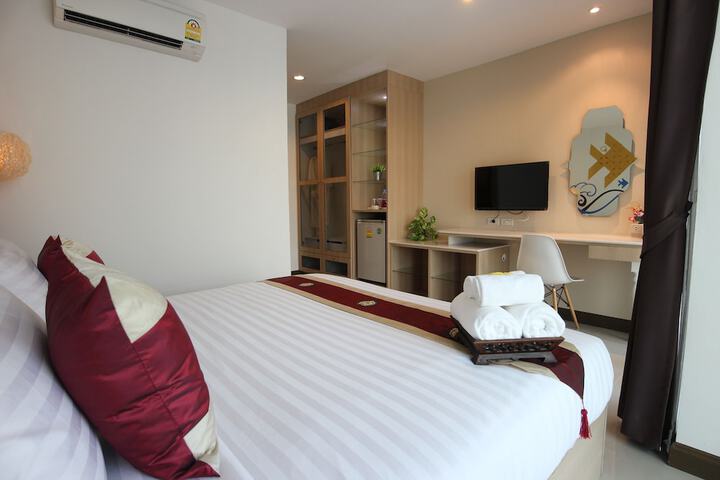 Room 18 of 77