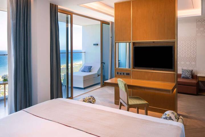 Room 50 of 182