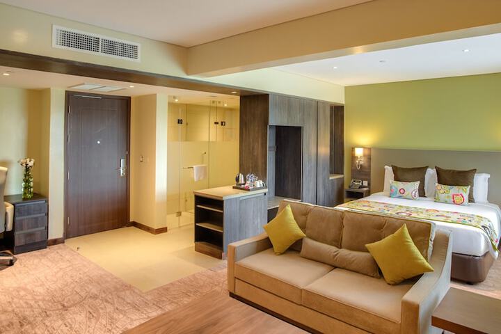 Room 17 of 106
