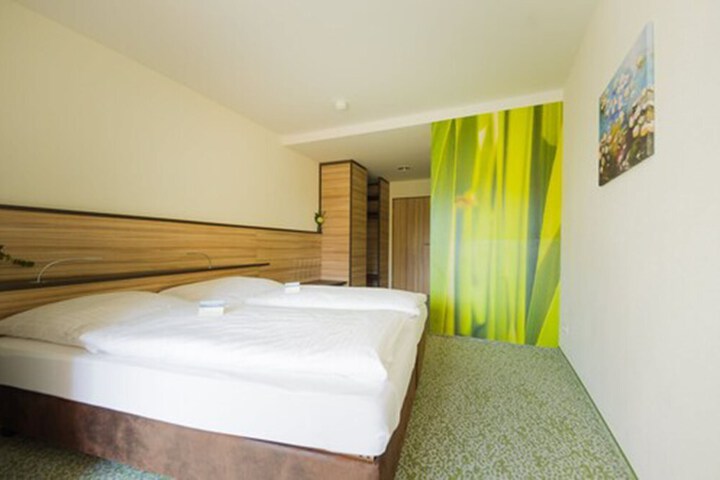 Room 13 of 44