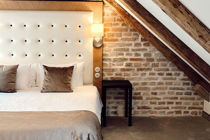 Room 28 of 70