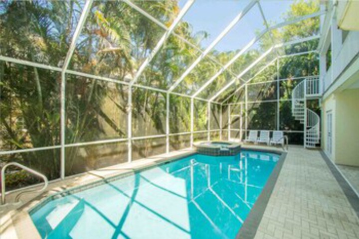 Pool 13 of 26