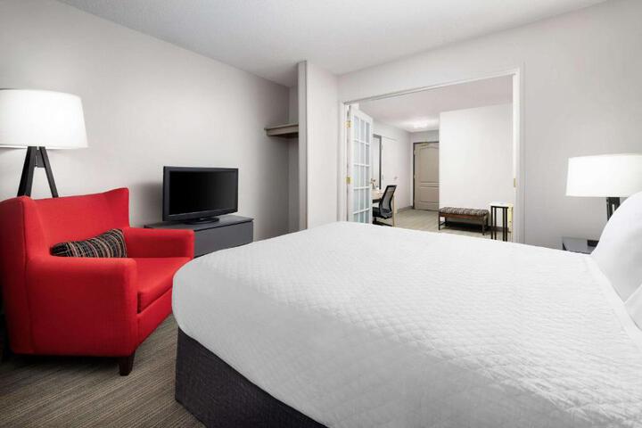1 King Bed Suite (4 of 4)