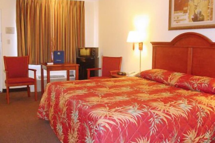 Room 7 of 14