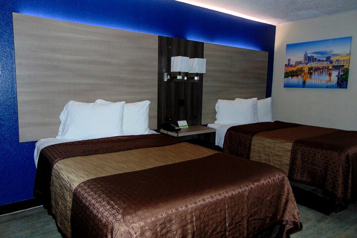 2 Double Beds (3 of 11)