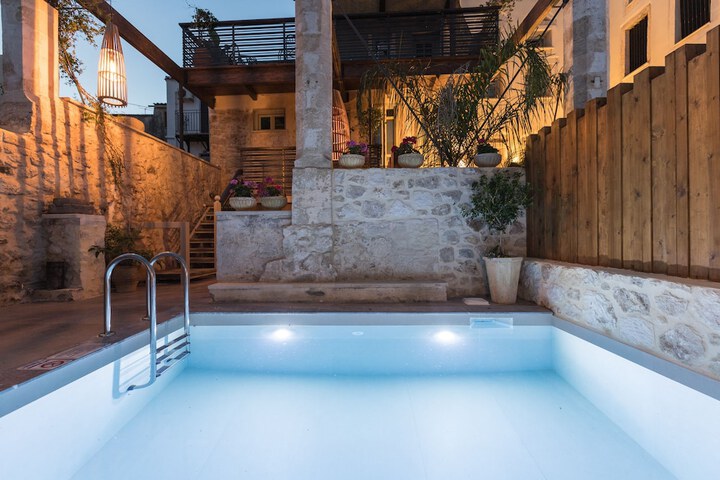 Pool 45 of 69