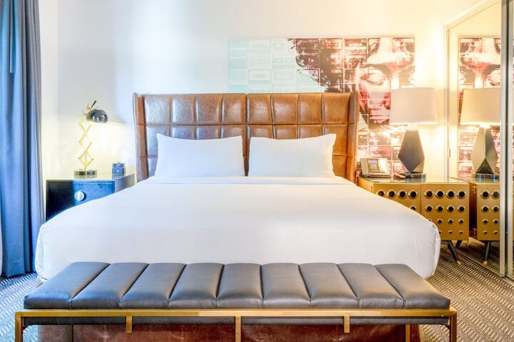 Room 8 of 88