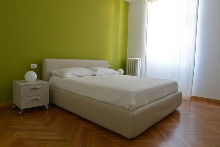 Room 4 of 36