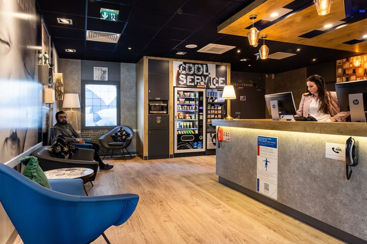 Guest Lobby