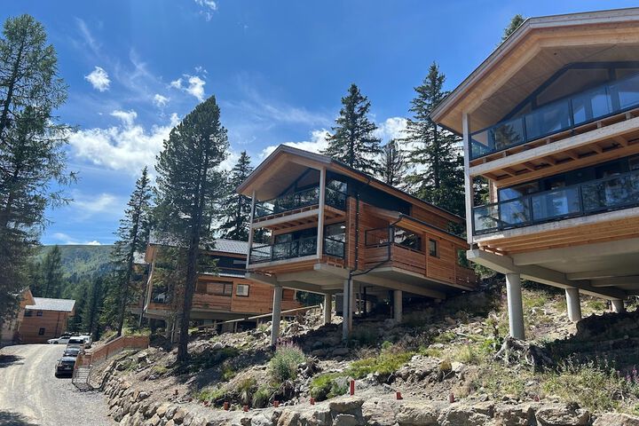 Beautiful Chalet With Sauna and hot tub in Stadl-Predlitz