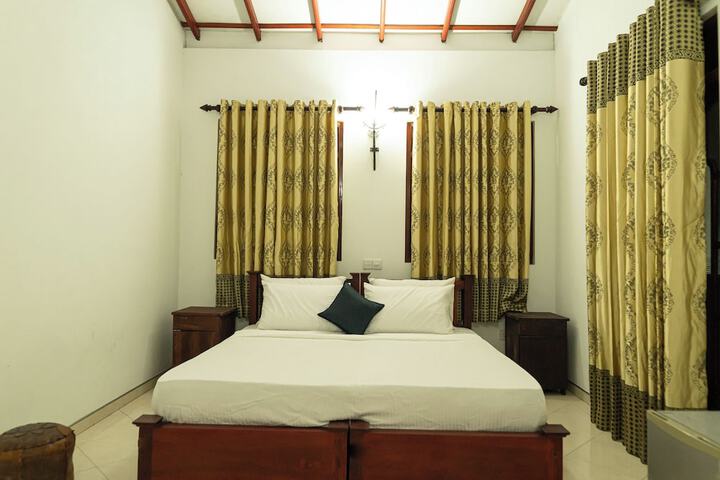 Room 9 of 27