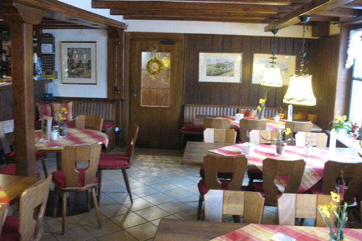 Dining 40 of 56