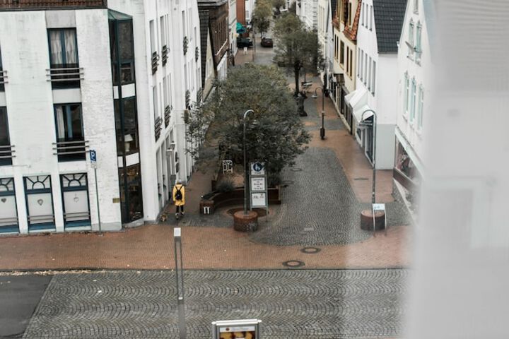 Room 6 of 27