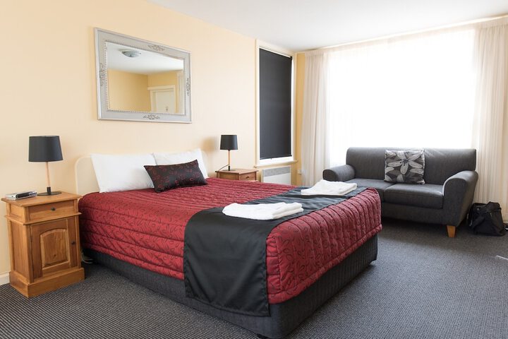 Room 4 of 50