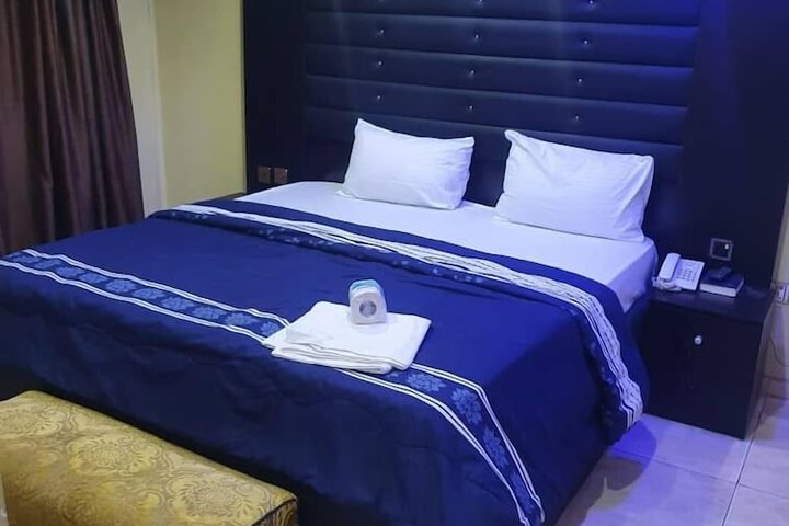 Room 3 of 13