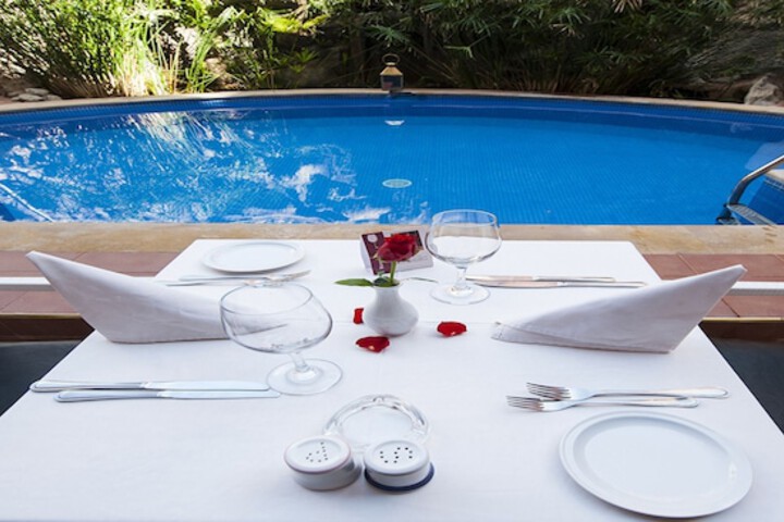 Pool Hotel