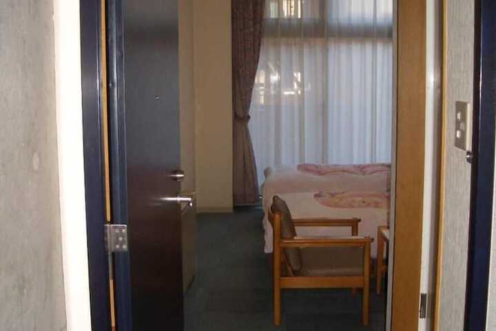 Room 13 of 41
