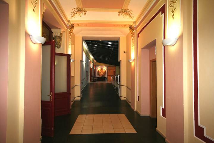 Guest Lobby