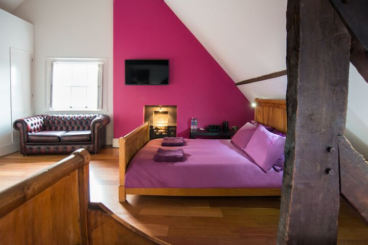 Room 4 of 69