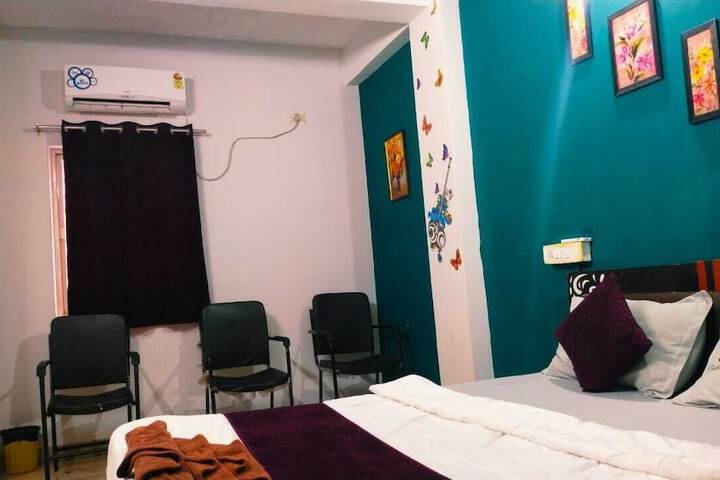 Room 9 of 14