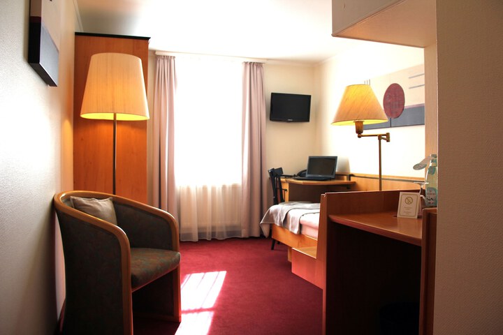 Room 7 of 56